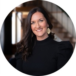 Stephanie Kauzlarich, Stephanie K Group · Quad Cities, IA